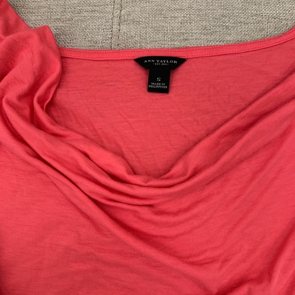 ✅ Ann Taylor Salmon Pink Top Small - Picture 3 of 4